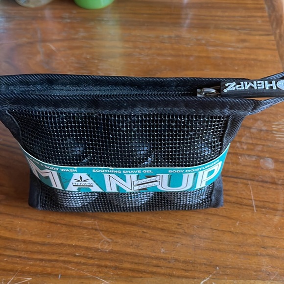 Man Up Hempz kit of body wash - shaving gel - moisturizer - Picture 4 of 5